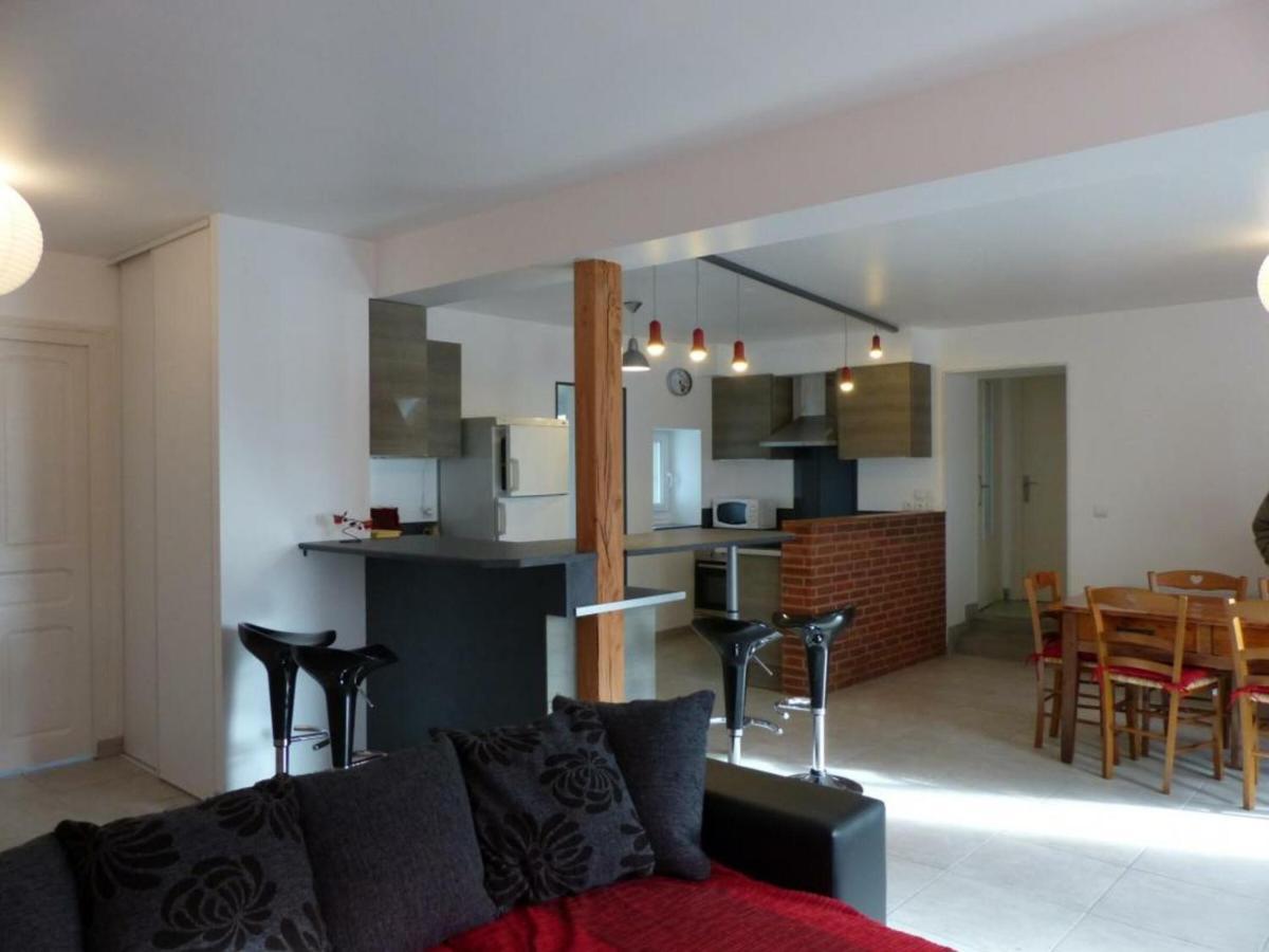 Poezat Maison Renovee Avec Cour Privee, Proche De Gannat, 3 Chambres, Animaux Acceptes, Equipements Modernes. - Fr-1-489-37 מראה חיצוני תמונה