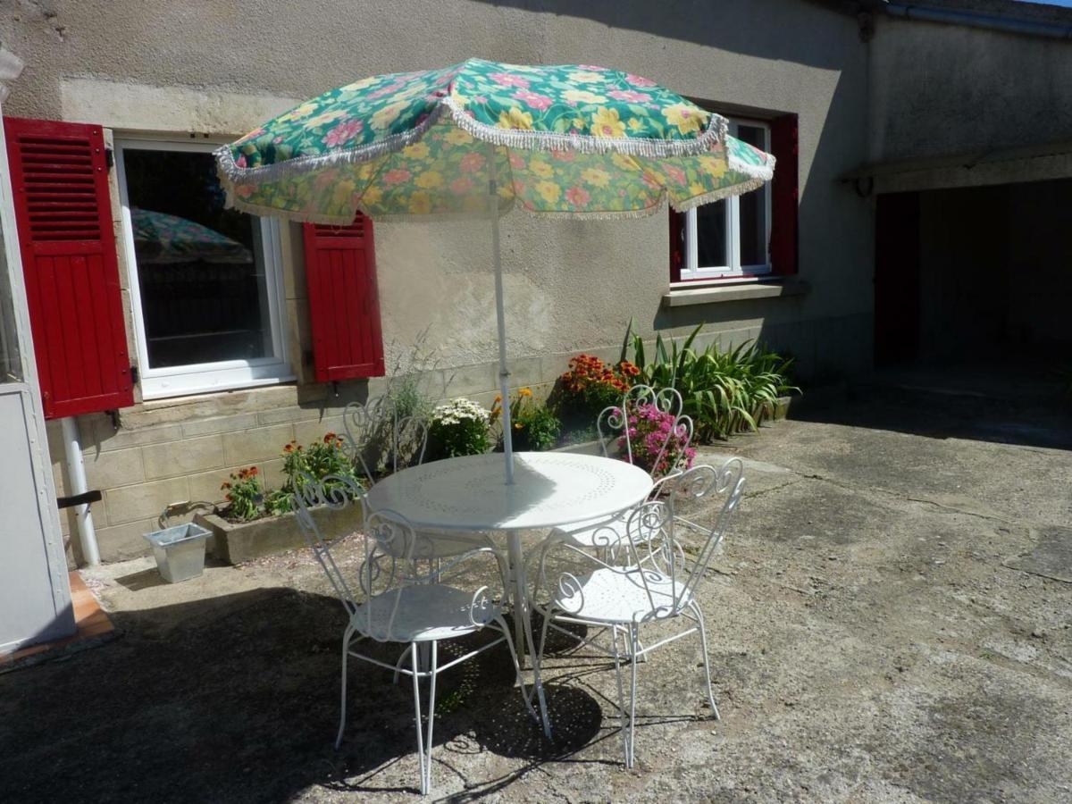 Poezat Maison Renovee Avec Cour Privee, Proche De Gannat, 3 Chambres, Animaux Acceptes, Equipements Modernes. - Fr-1-489-37 מראה חיצוני תמונה