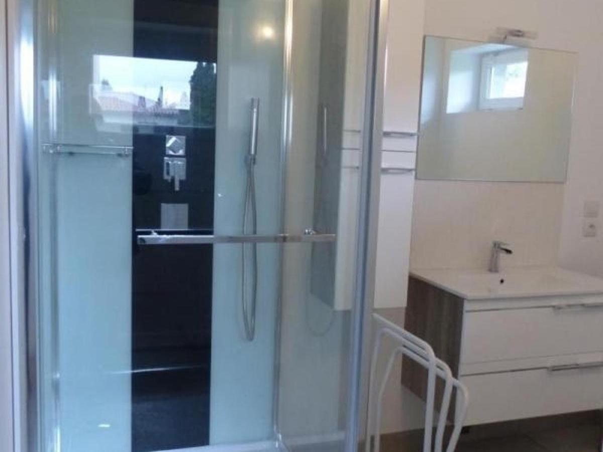 Poezat Maison Renovee Avec Cour Privee, Proche De Gannat, 3 Chambres, Animaux Acceptes, Equipements Modernes. - Fr-1-489-37 מראה חיצוני תמונה